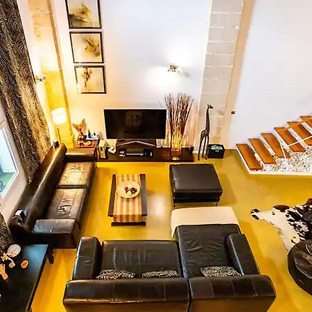 Appartamento Artqhost Jerez Huge Loft & Free Parking Jerez de la Frontera Esterno foto