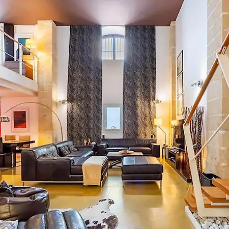 Appartamento Artqhost Jerez Huge Loft & Free Parking Jerez de la Frontera Esterno foto