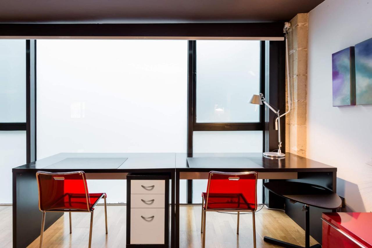 Appartamento Artqhost Jerez Huge Loft & Free Parking Jerez de la Frontera Esterno foto