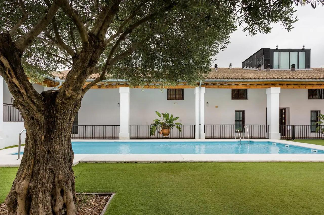 Appartamento Artqhost Jerez Huge Loft & Free Parking Jerez de la Frontera Esterno foto