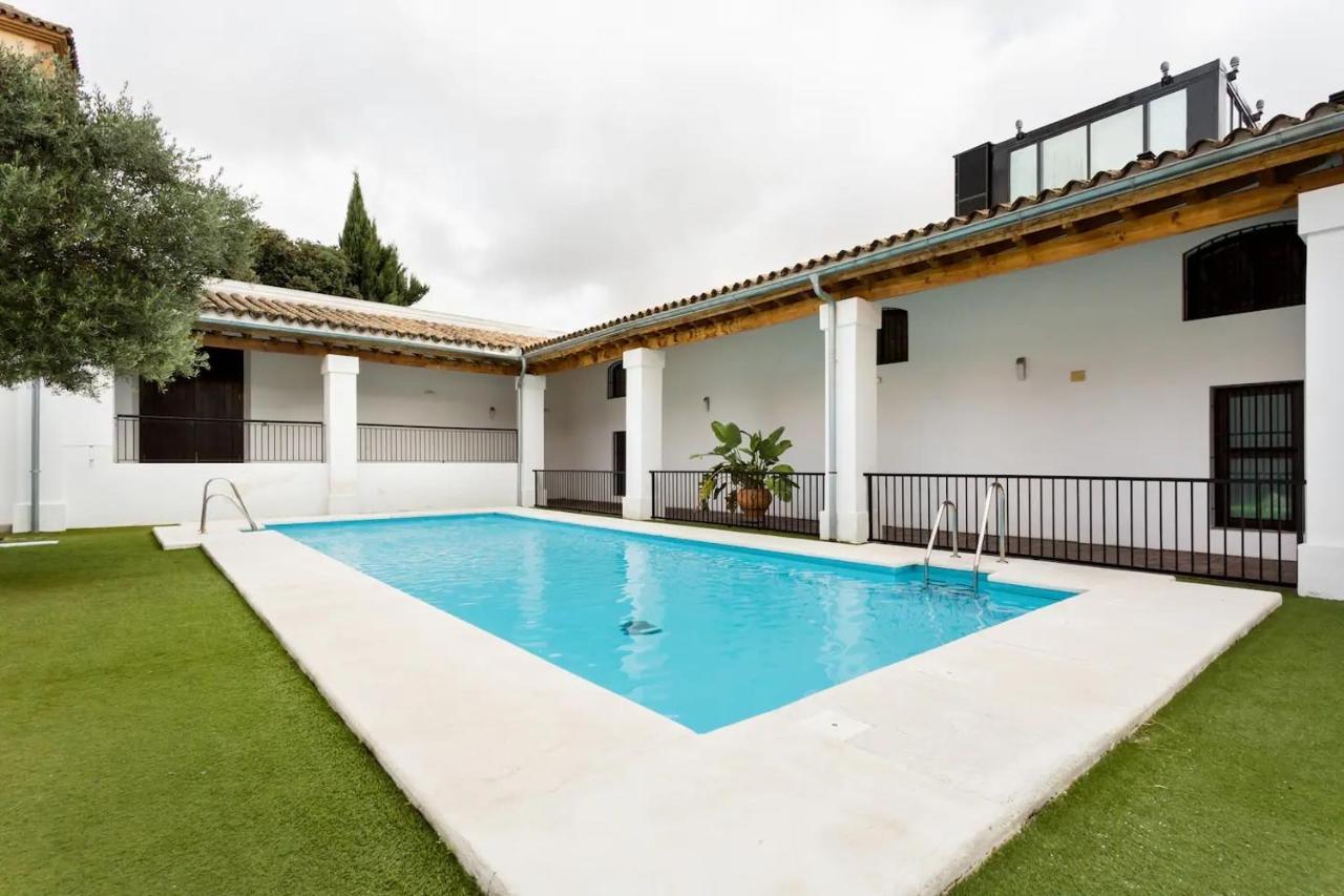 Appartamento Artqhost Jerez Huge Loft & Free Parking Jerez de la Frontera Esterno foto