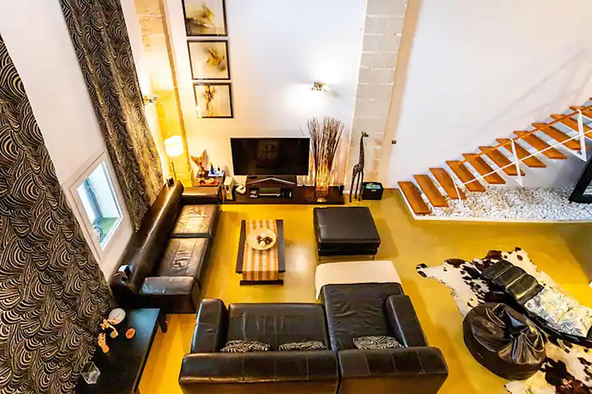 Appartamento Artqhost Jerez Huge Loft & Free Parking Jerez de la Frontera Esterno foto