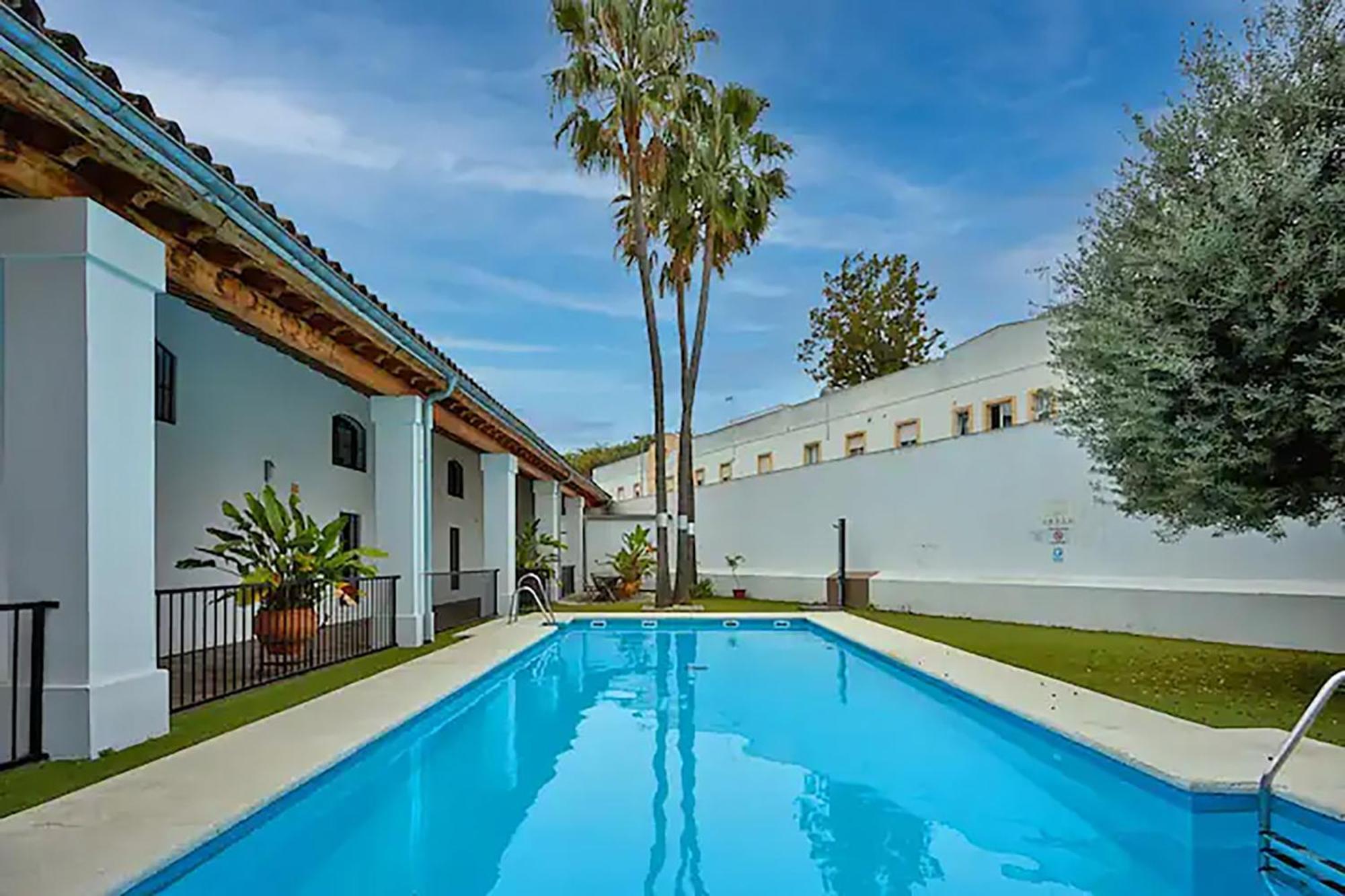 Appartamento Artqhost Jerez Huge Loft & Free Parking Jerez de la Frontera Esterno foto