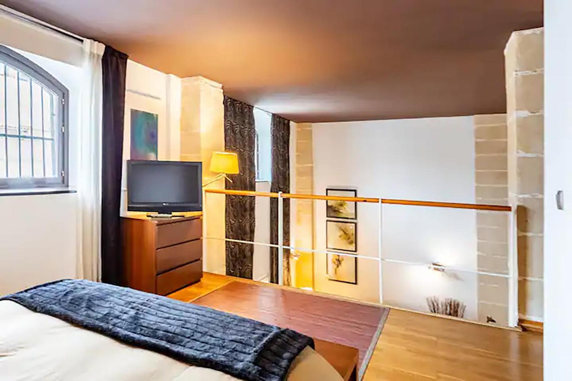 Appartamento Artqhost Jerez Huge Loft & Free Parking Jerez de la Frontera Esterno foto