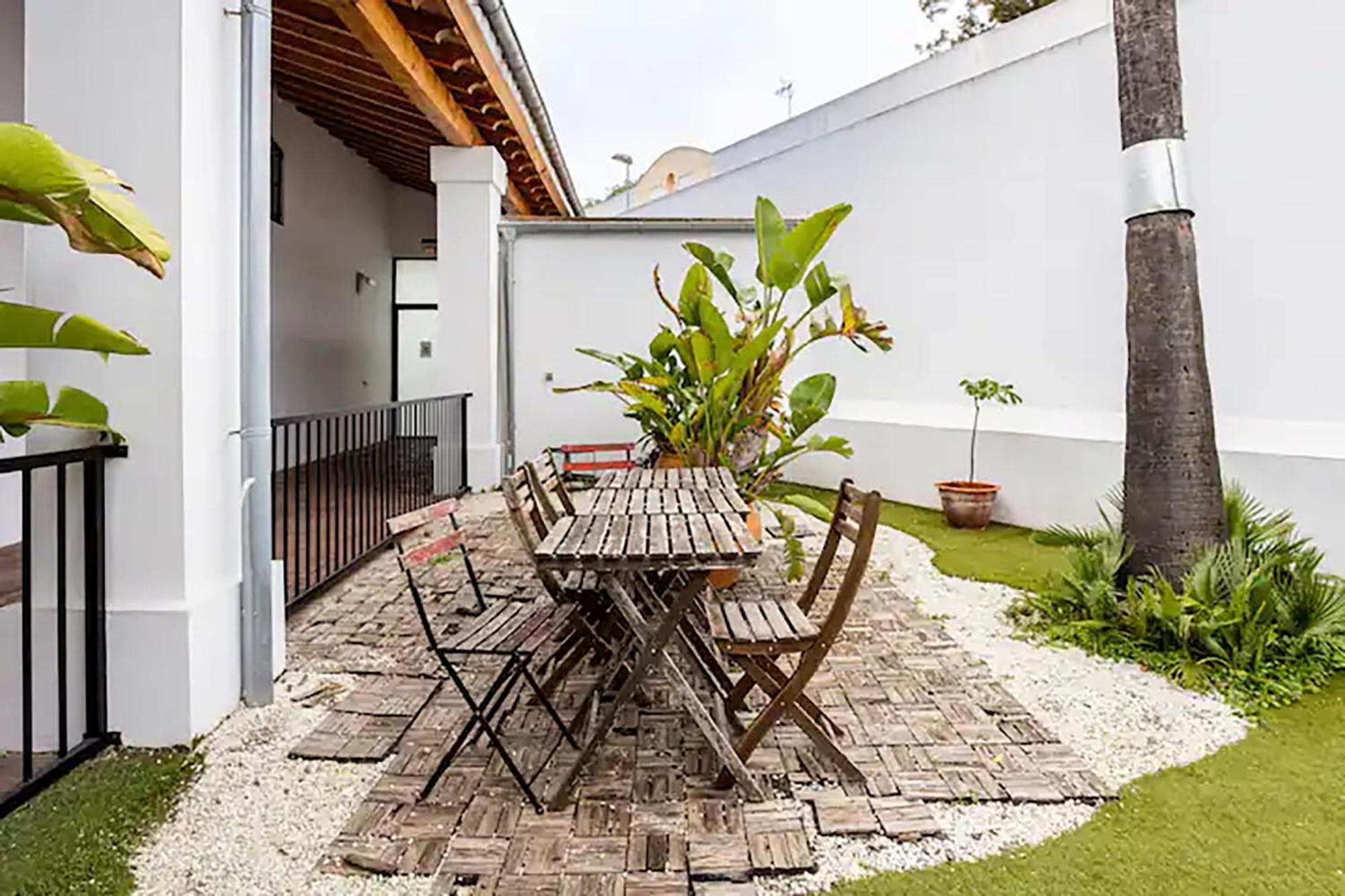 Appartamento Artqhost Jerez Huge Loft & Free Parking Jerez de la Frontera Esterno foto