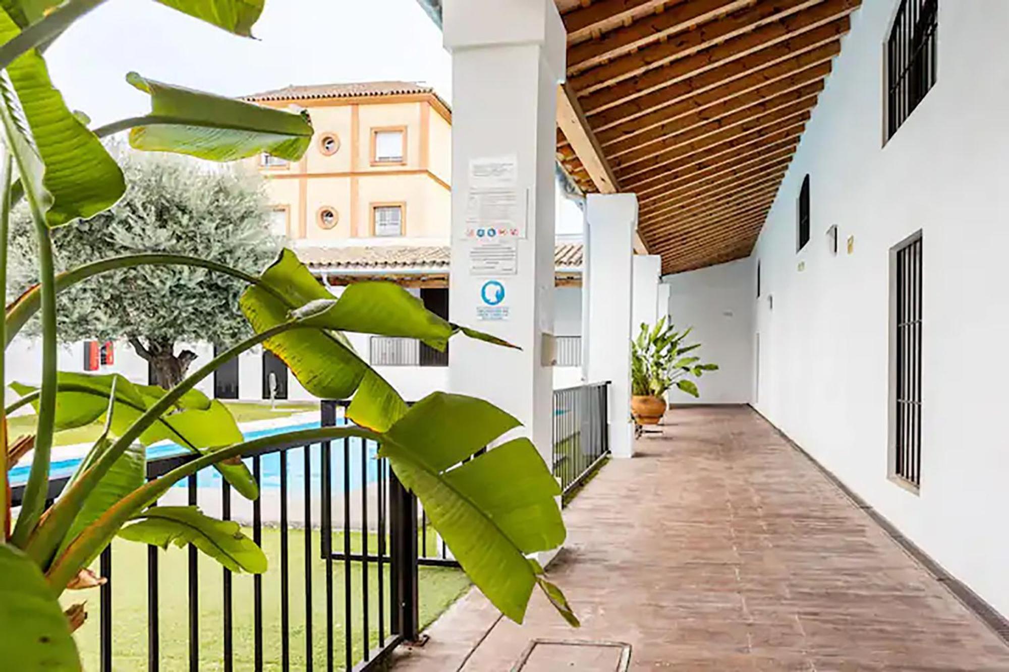 Appartamento Artqhost Jerez Huge Loft & Free Parking Jerez de la Frontera Esterno foto