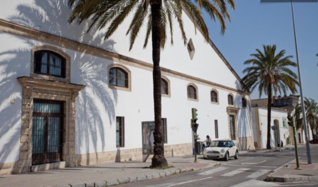 Appartamento Artqhost Jerez Huge Loft & Free Parking Jerez de la Frontera Esterno foto